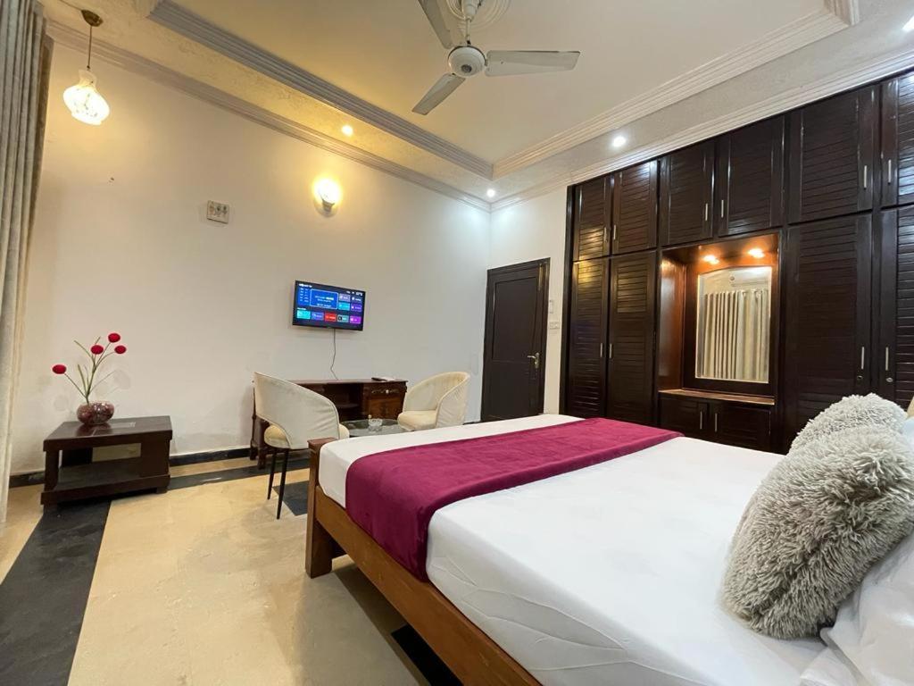 Shelton Mellton Lodges Rawalpindi Esterno foto