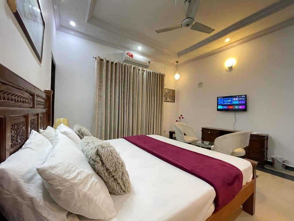 Shelton Mellton Lodges Rawalpindi Esterno foto